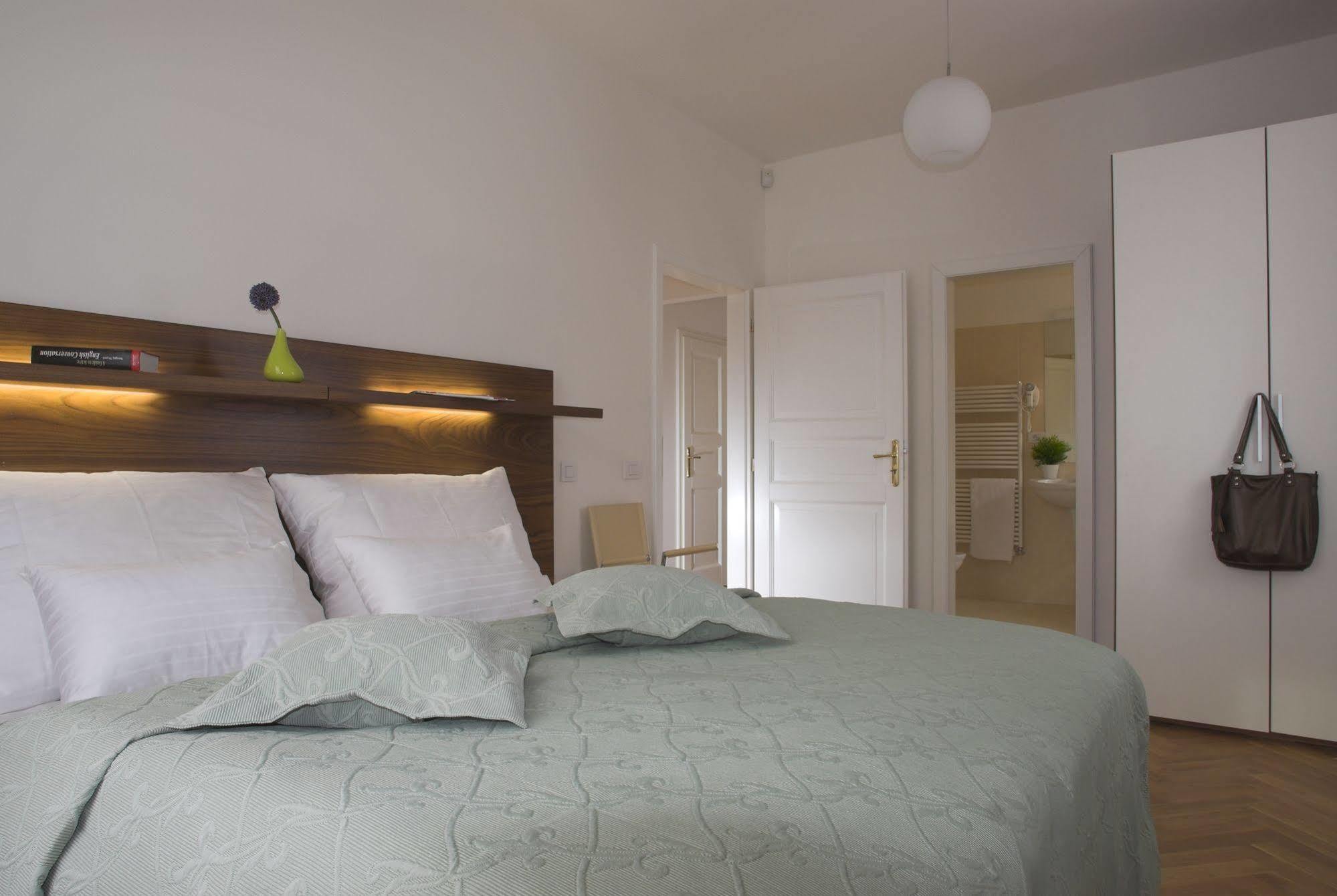 Residence Karlova Прага Экстерьер фото