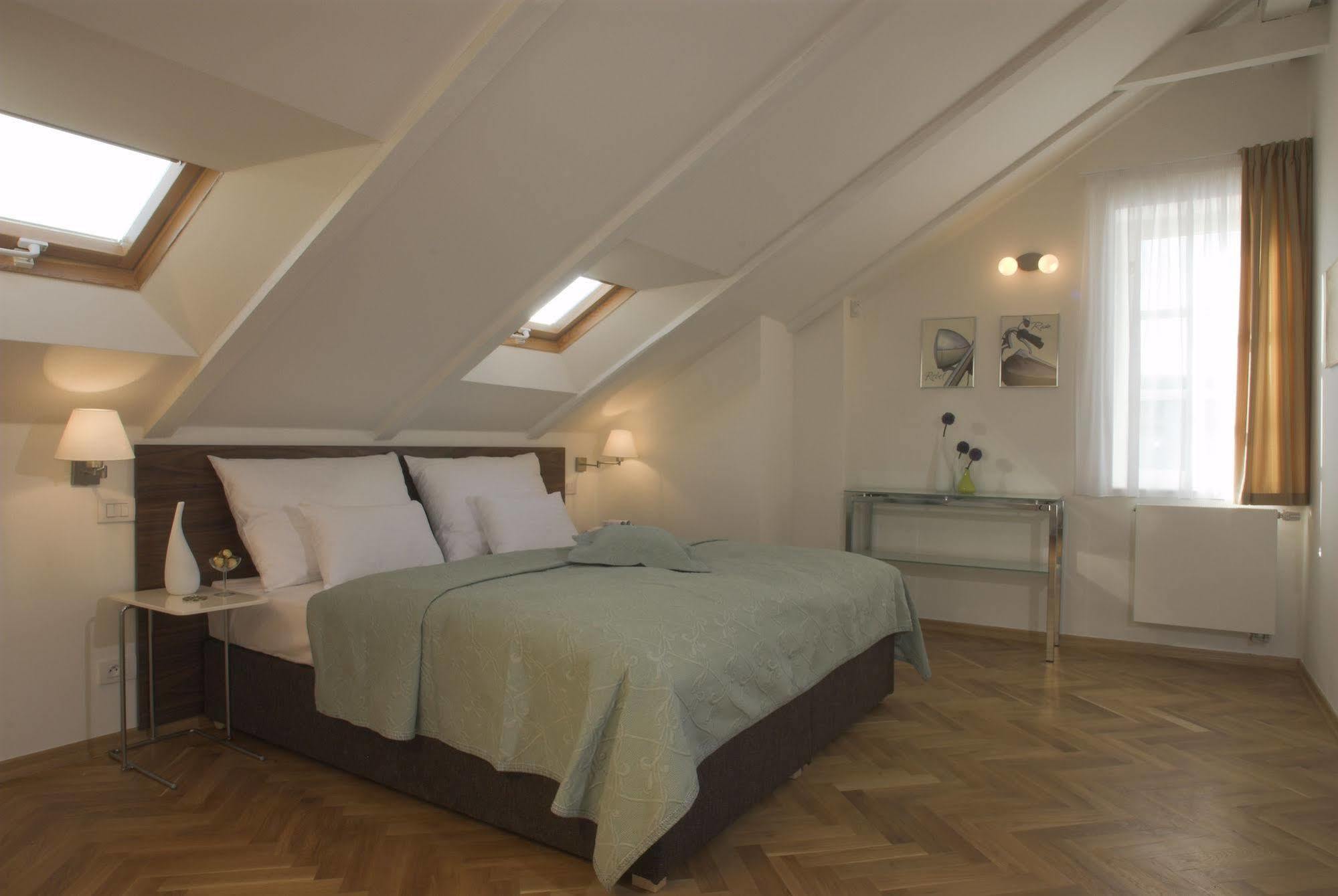 Residence Karlova Прага Экстерьер фото